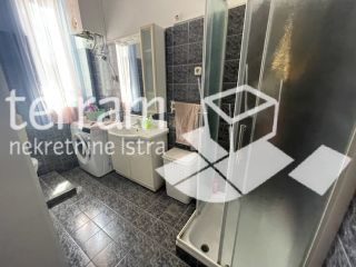 Istria, Pola, centro, appartamento 100.56m2, 1° piano, 3 camere, 3 bagni, gas, pronto da abitare!!