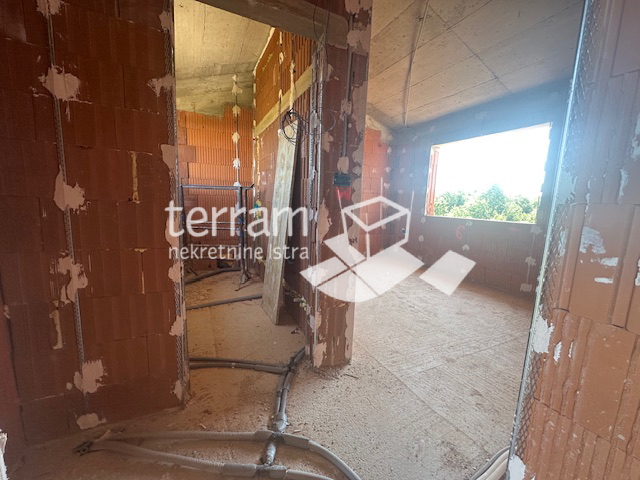 Istria, Ližnjan, Šišan, casa bifamiliare 140 m2, 3 camere da letto + soggiorno, piscina, 465 m2 di giardino! #vendita