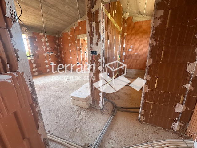 Istria, Ližnjan, Šišan, casa bifamiliare 140 m2, 3 camere da letto + soggiorno, piscina, 465 m2 di giardino! #vendita