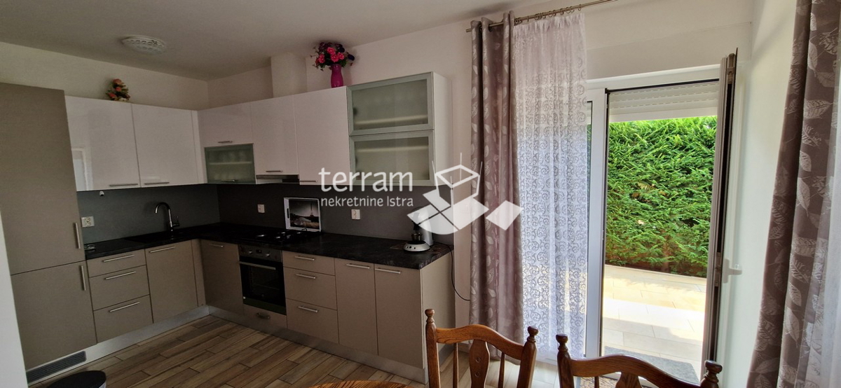 Istria, Medulin, Banjole, casa 127m2, giardino 40m2, #vendita