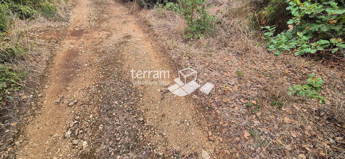 Istria, Pola, via Medulinska, terreno agricolo 6200 m2, #vendita