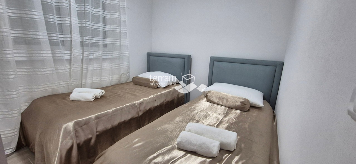 Istra, Peroj, appartamento al secondo piano di un piccolo edificio residenziale, 64,13 m2, 2 camere da letto + soggiorno con angolo cottura, parcheggio, NUOVO!! #vendita