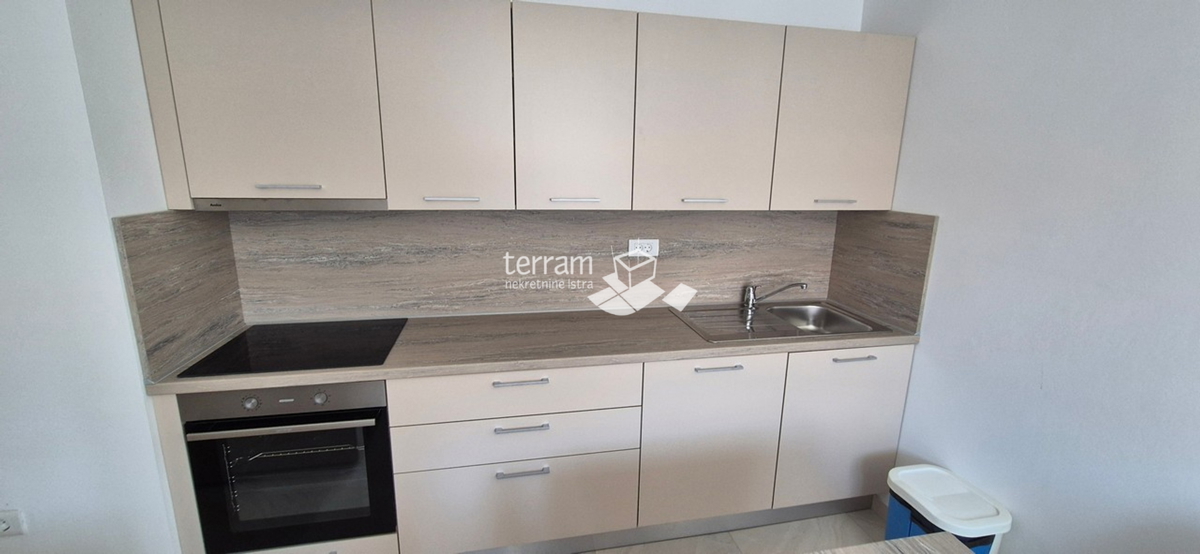 Istra, Peroj, appartamento al secondo piano di un piccolo edificio residenziale, 64,13 m2, 2 camere da letto + soggiorno con angolo cottura, parcheggio, NUOVO!! #vendita
