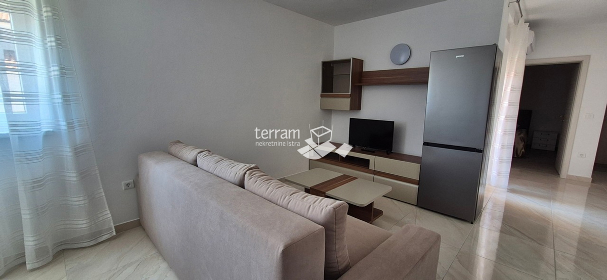 Istra, Peroj, appartamento al secondo piano di un piccolo edificio residenziale, 64,13 m2, 2 camere da letto + soggiorno con angolo cottura, parcheggio, NUOVO!! #vendita