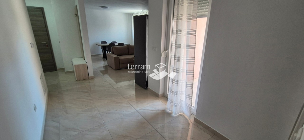 Istra, Peroj, appartamento al secondo piano di un piccolo edificio residenziale, 64,13 m2, 2 camere da letto + soggiorno con angolo cottura, parcheggio, NUOVO!! #vendita