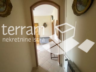 Istria, Medulin, casa indipendente con vista mare, 3 appartamenti, OPPORTUNITA&apos;!!