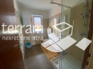 Istria, Medulin, casa indipendente con vista mare, 3 appartamenti, OPPORTUNITA&apos;!!