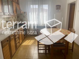 Istria, Medulin, casa indipendente con vista mare, 3 appartamenti, OPPORTUNITA&apos;!!