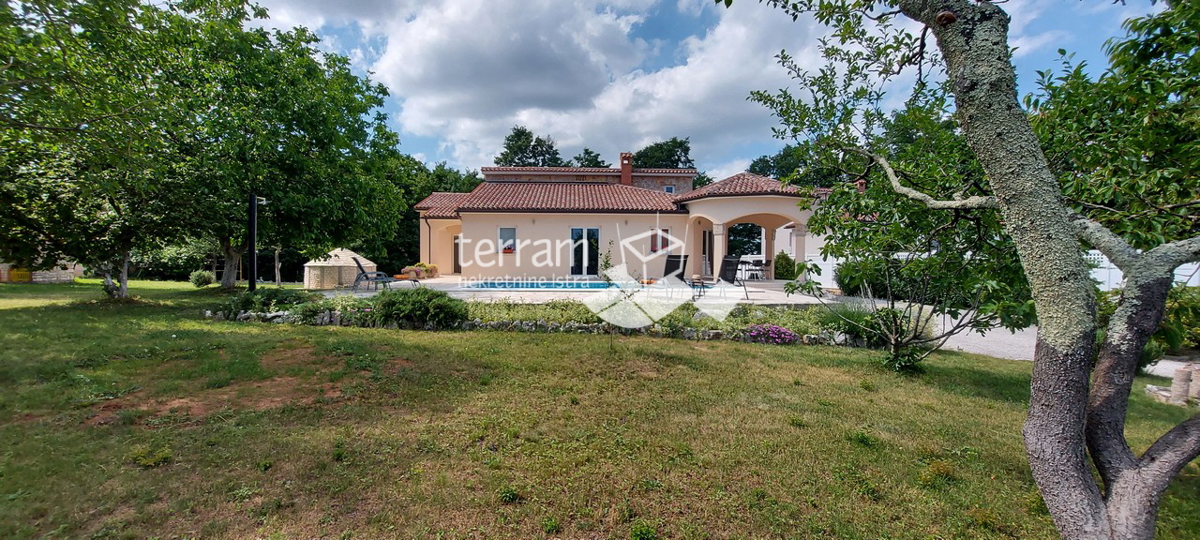 Istria, Tinjan, Kringa, Villa 174m2 con piscina e ampio giardino 1225m2, #vendita