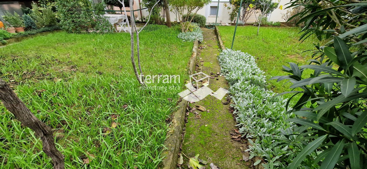 Istria, Pola, Kaštanjer, casa 170m2 con due appartamenti, giardino 359m2 #vendita