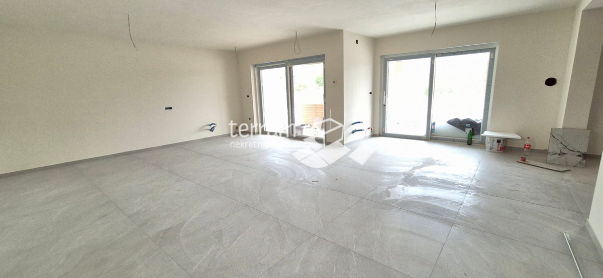 Istria, Ližnjan, Šišan, casa 360m2, piscina, giardino 588m2, NUOVA #vendita