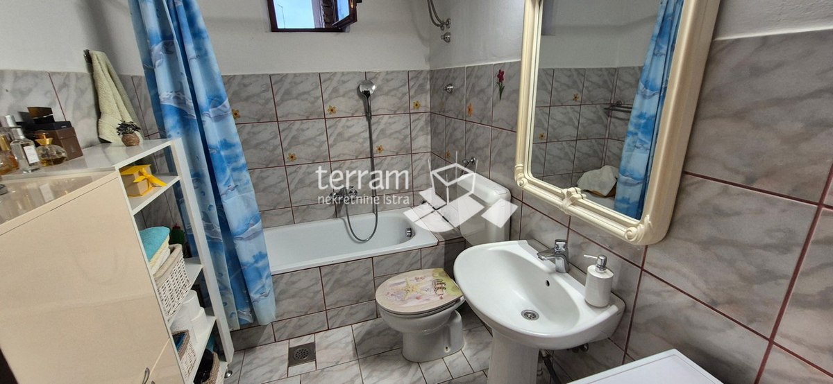 Istria, Pola, Centar, appartamento 70m2, 2 camere da letto + bagno, secondo piano # in vendita