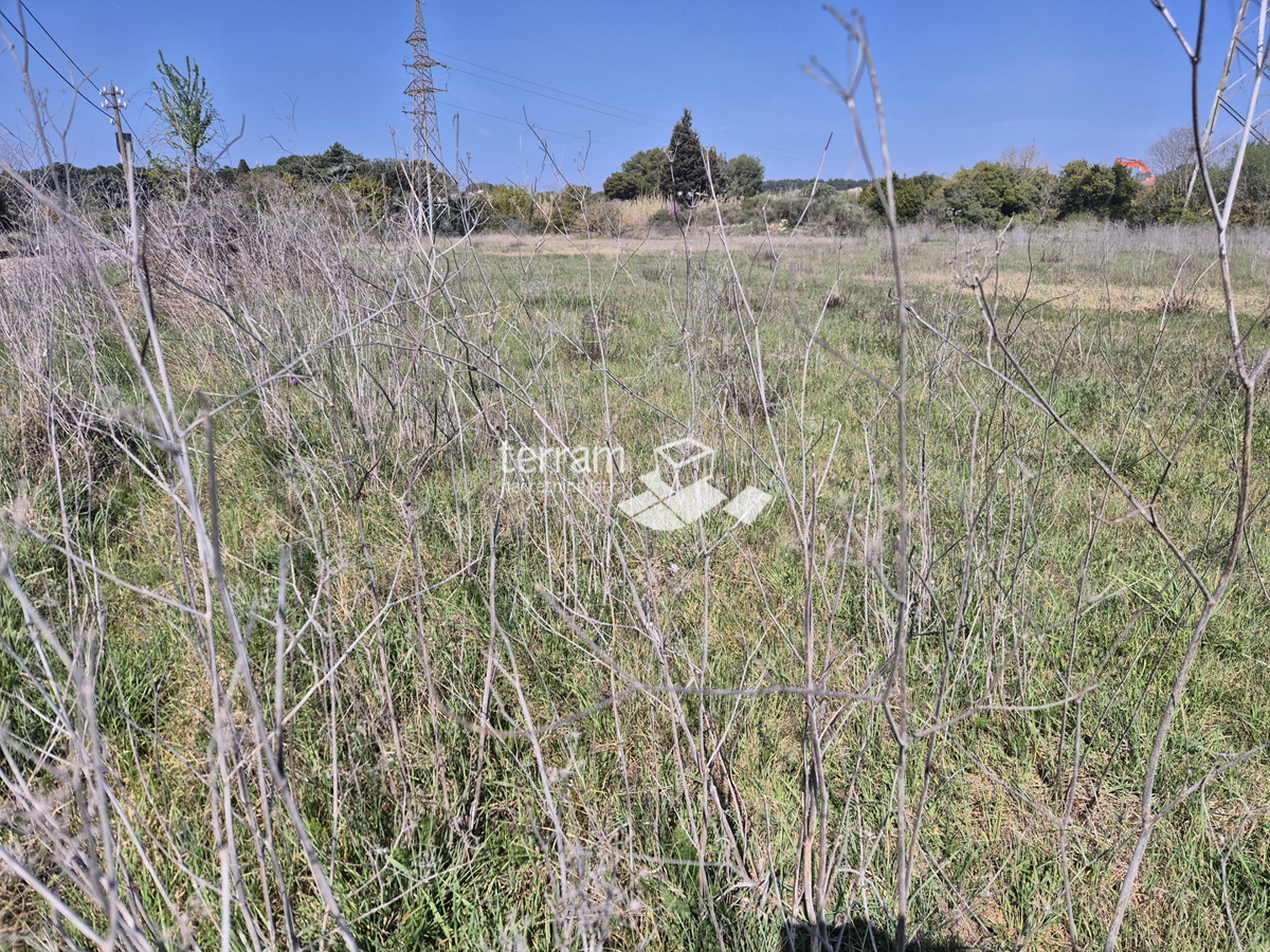 Istra, Pula, Šijana, terreno edificabile, destinazione d’uso commerciale e industriale 37.061 m2, #vendita