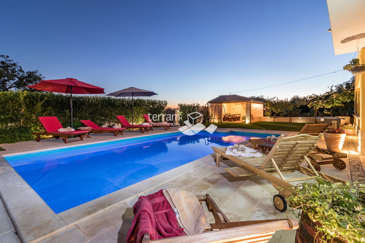 Istria, Svetvincenat due case, 350m2, piscina 40m2, giardino 1724m2