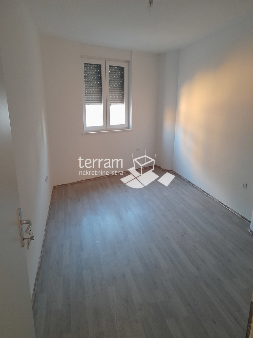 Istra, Pula, Centar, appartamento 88,07m2, 2 camere da letto + soggiorno con angolo cottura, primo piano, ascensore, garage, #vendita