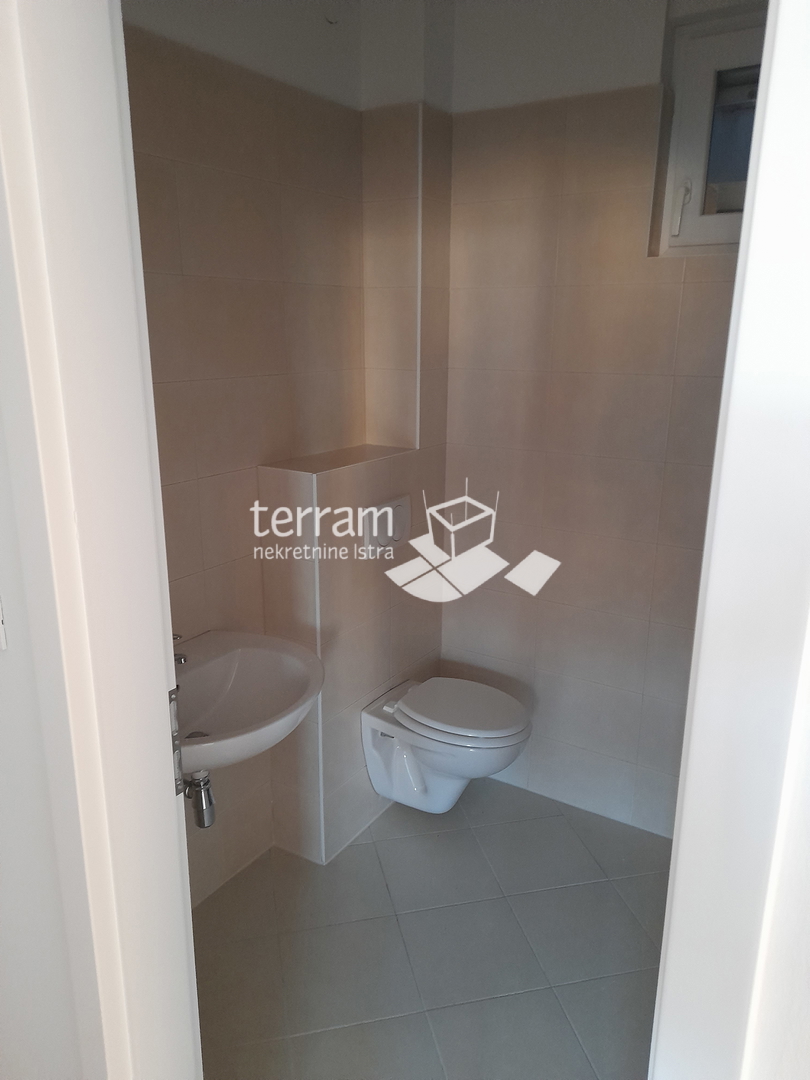 Istra, Pula, Centar, appartamento 88,07m2, 2 camere da letto + soggiorno con angolo cottura, primo piano, ascensore, garage, #vendita