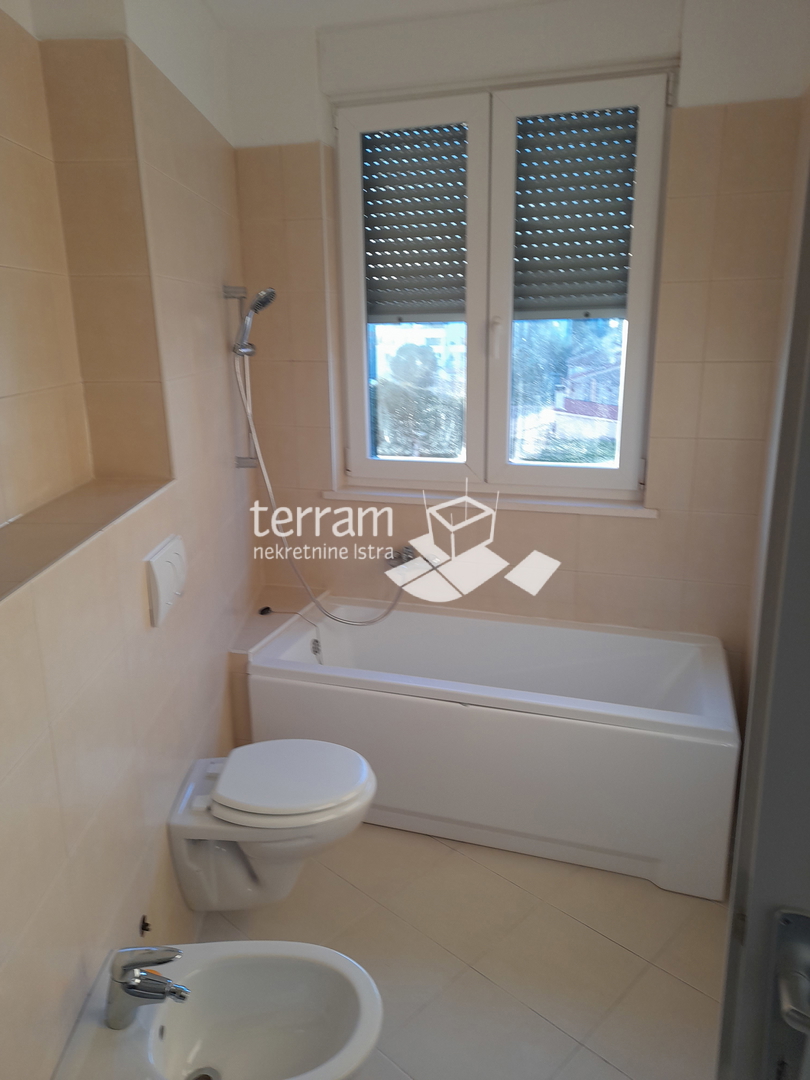 Istra, Pula, Centar, appartamento 88,07m2, 2 camere da letto + soggiorno con angolo cottura, primo piano, ascensore, garage, #vendita