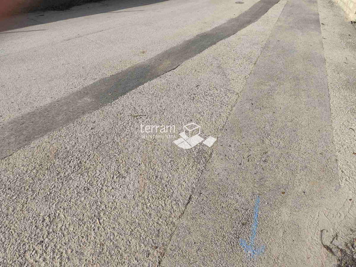 Istra, Pola, Valdebek, terreno edificabile 990m2, fabbricato 70m2, #vendita