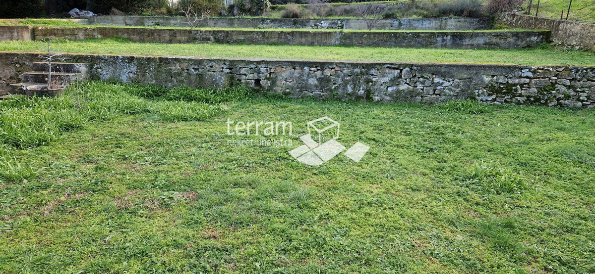 Istria, Medulin, Banjole, casa a un piano 154m2 terreno 1150m2 in vendita