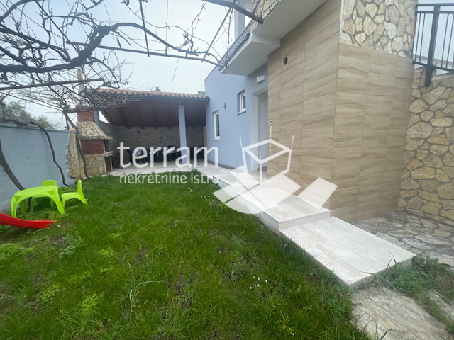 Istria, Medulin, casa 200m2, 3 appartamenti in casa, 350m2 giardino, vicino al mare!! #vendita