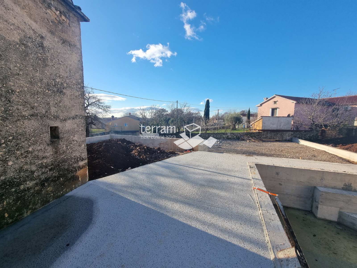 Istria, Gimino, casa in pietra 120m2 + edificio ausiliario 80m2, giardino 500m2 con piscina, ristrutturazione iniziata!!, #vendita