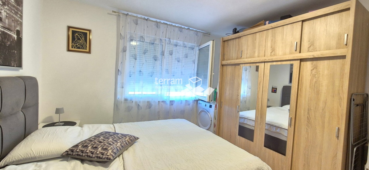 Istria, Pola, Centro più ampio, appartamento 53,76m2, 2 camere da letto + soggiorno con angolo cottura, secondo piano, #vendita