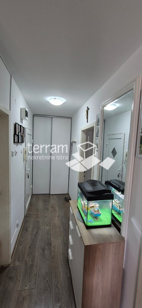 Istria, Pola, Centro più ampio, appartamento 53,76m2, 2 camere da letto + soggiorno con angolo cottura, secondo piano, #vendita