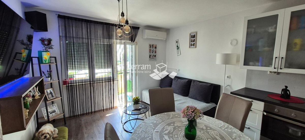 Istria, Pola, Centro più ampio, appartamento 53,76m2, 2 camere da letto + soggiorno con angolo cottura, secondo piano, #vendita