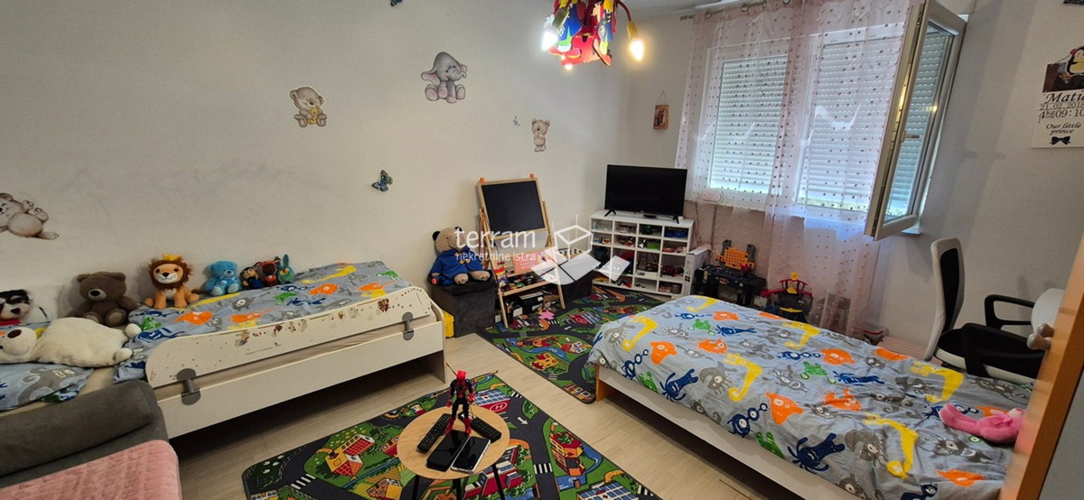 Istria, Pola, Centro più ampio, appartamento 53,76m2, 2 camere da letto + soggiorno con angolo cottura, secondo piano, #vendita