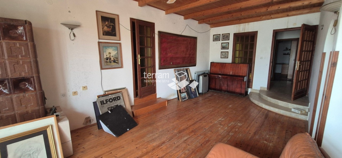 Istria, Promontorio, proprietà di 2600 m2, due case per un totale di 470 m2, 9 appartamenti, vista mare, #vendita