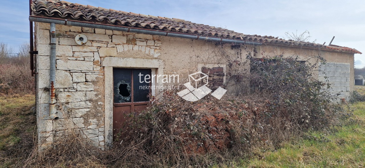 Istria, Barban, terreno edificabile 3160m2 con un edificio di 40m2 in vendita