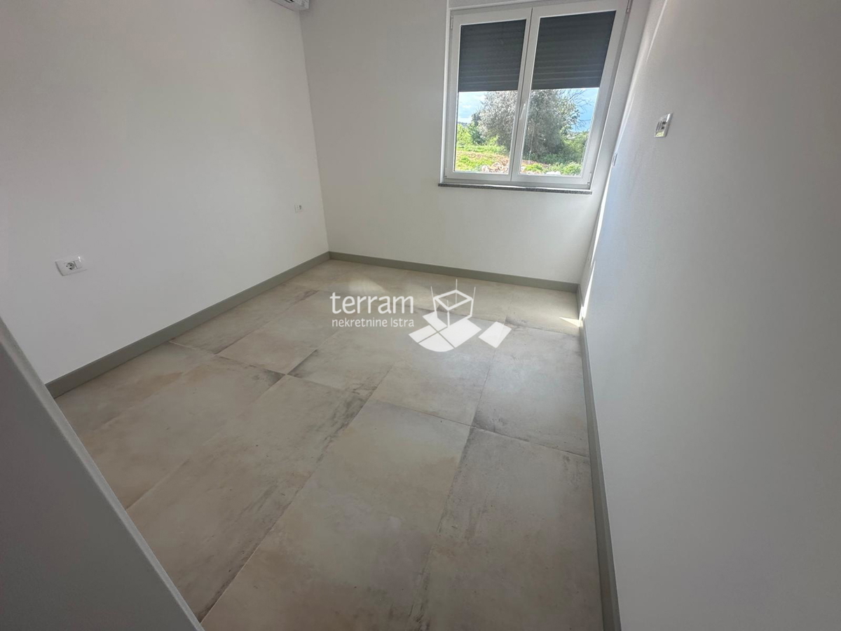 Istria, Medulin, zona Banjole, appartamento II. piano, 106,61 m2, 2 camere da letto, garage, vicino al mare, NUOVO!! #vendita