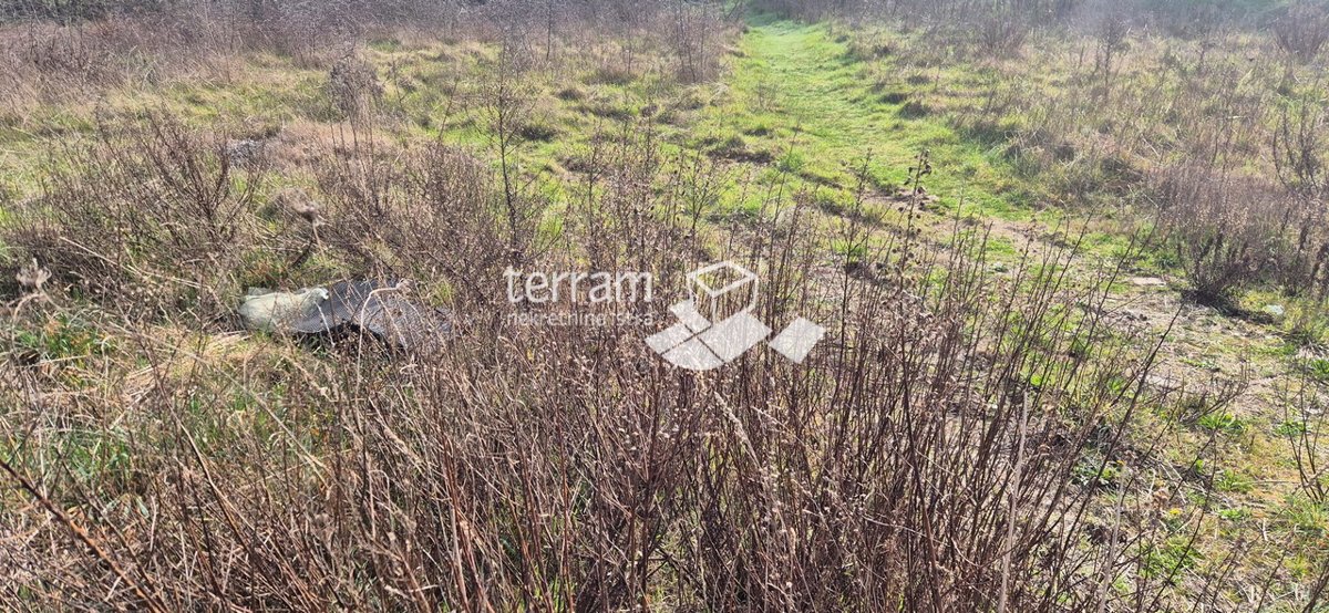 Istra, Pula, Šijana, terreno edificabile a destinazione commerciale 1765m2