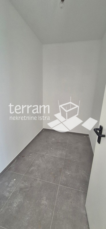 Istra, Pula, Valdebek, piano terra 71,76m2, 2 camere da letto + soggiorno, giardino 100m2, ripostiglio, parcheggio, NUOVO, #vendita