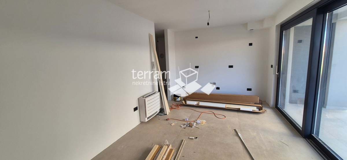 Istra, Pula, Valdebek, piano terra 71,76m2, 2 camere da letto + soggiorno, giardino 100m2, ripostiglio, parcheggio, NUOVO, #vendita