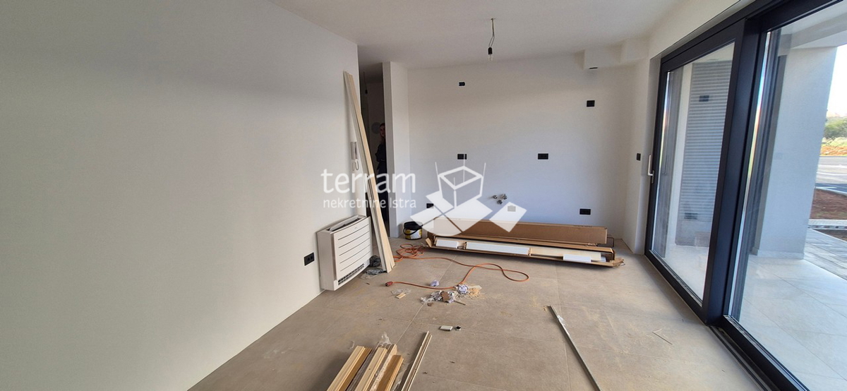 Istra, Pula, Valdebek, piano terra 61,36m2, 2 camere da letto + soggiorno, ripostiglio, parcheggio, NUOVO, #vendita