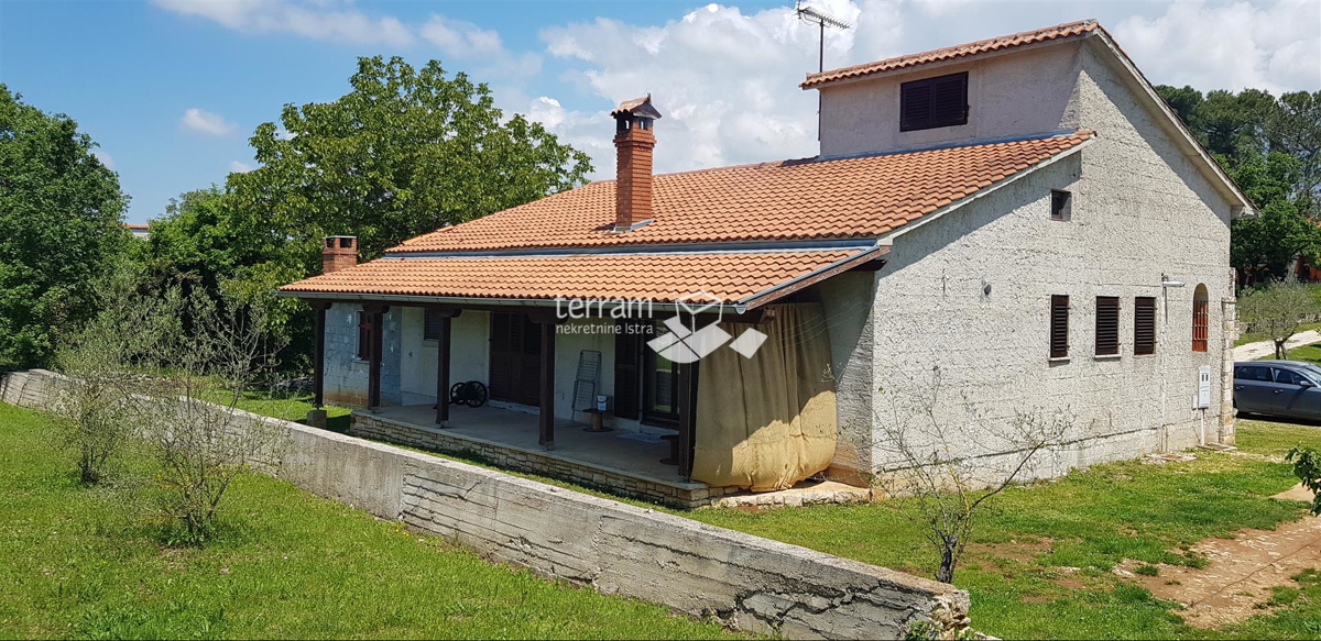 Istria, Kanfanar casa indipendente 199m2 con giardino 1325m2