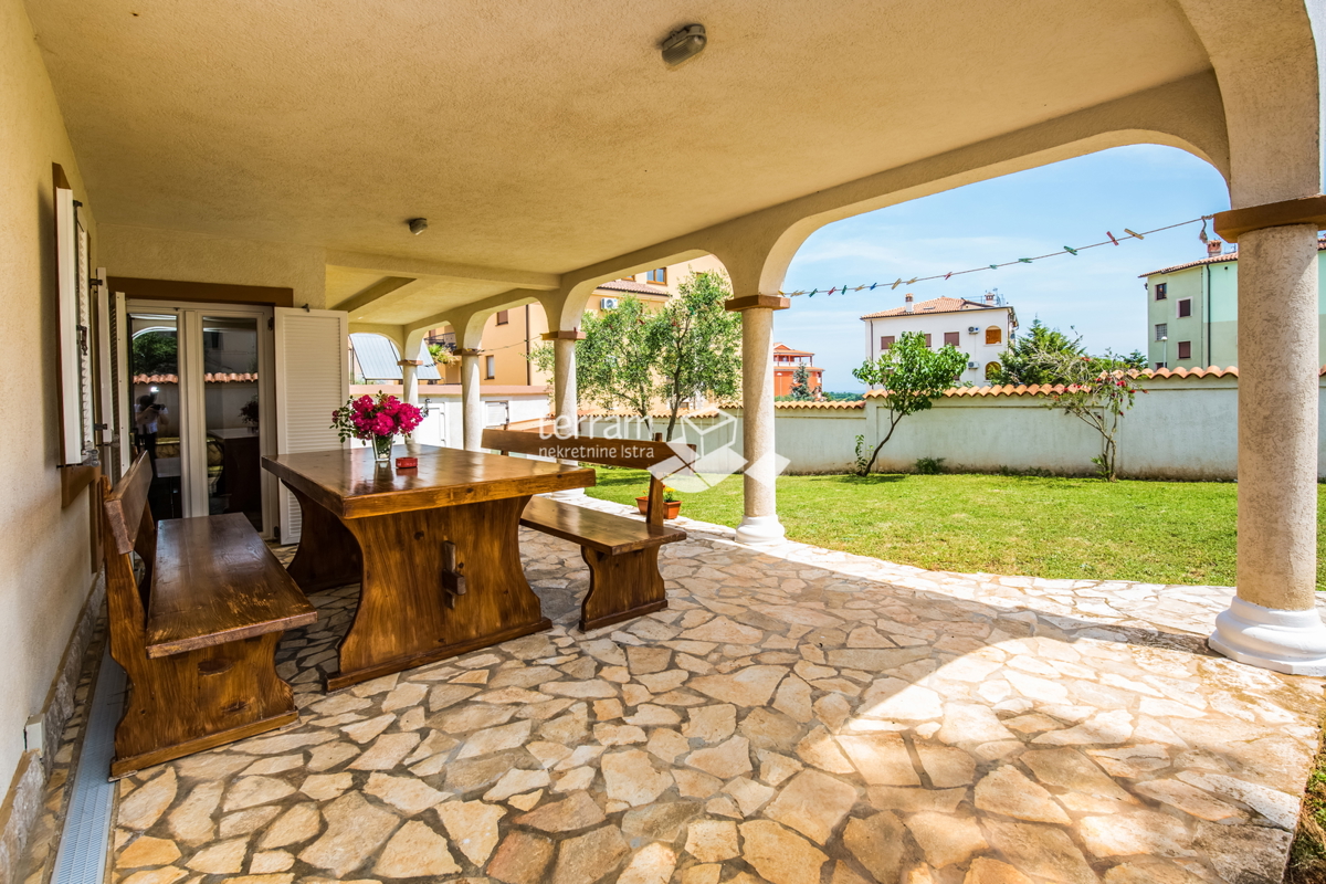 Istria, Lisignano, casa moderna con vista mare