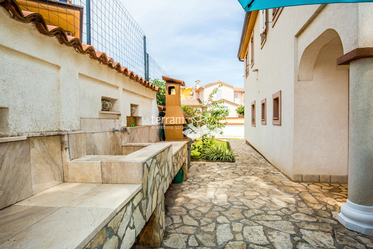 Istria, Lisignano, casa moderna con vista mare