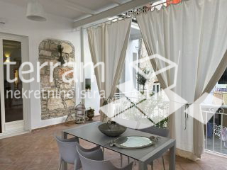 Istria, Pola, centro, appartamento 93 m2, 2 camere da letto, completamente ristrutturato, arredato, pronto da abitare!!