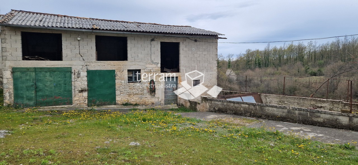 Istria, Svetvinčenat casa ed edifici ausiliari 260m2 terreno 740m2 in vendita