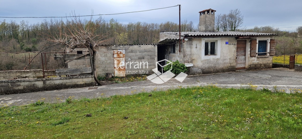 Istria, Svetvinčenat casa ed edifici ausiliari 260m2 terreno 740m2 in vendita