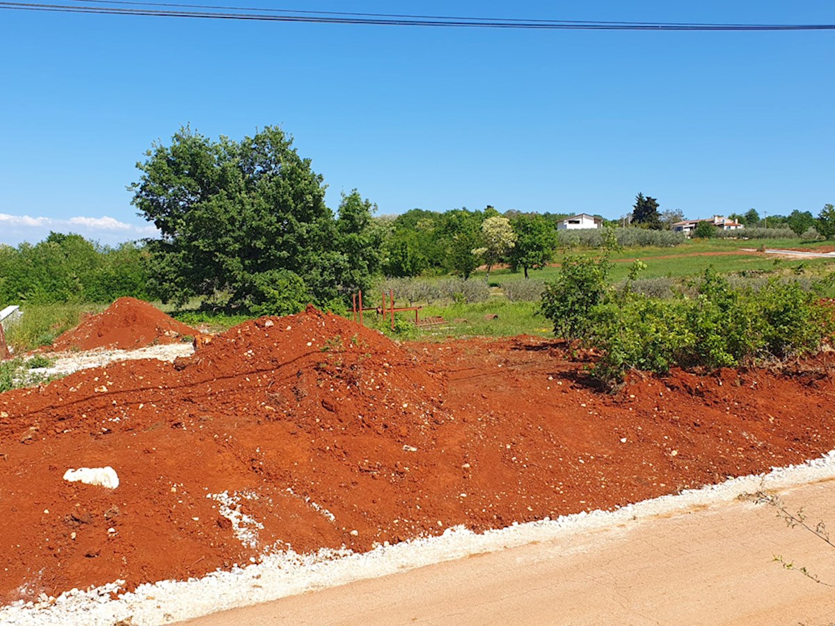 Z-633, Dintorni di Vižinada, terreno edificabile di 1108 m2 con vista panoramica