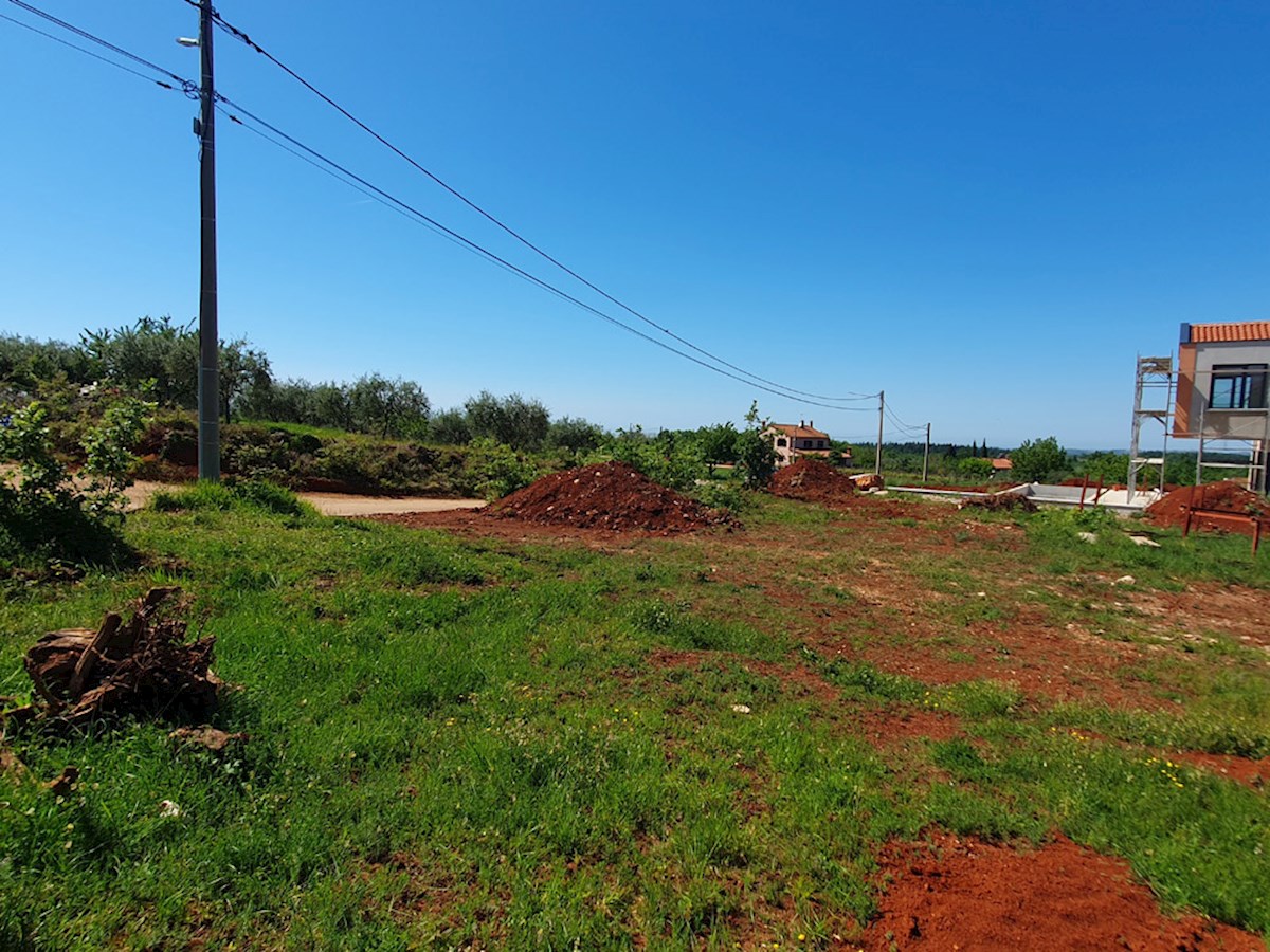 Z-633, Dintorni di Vižinada, terreno edificabile di 1108 m2 con vista panoramica