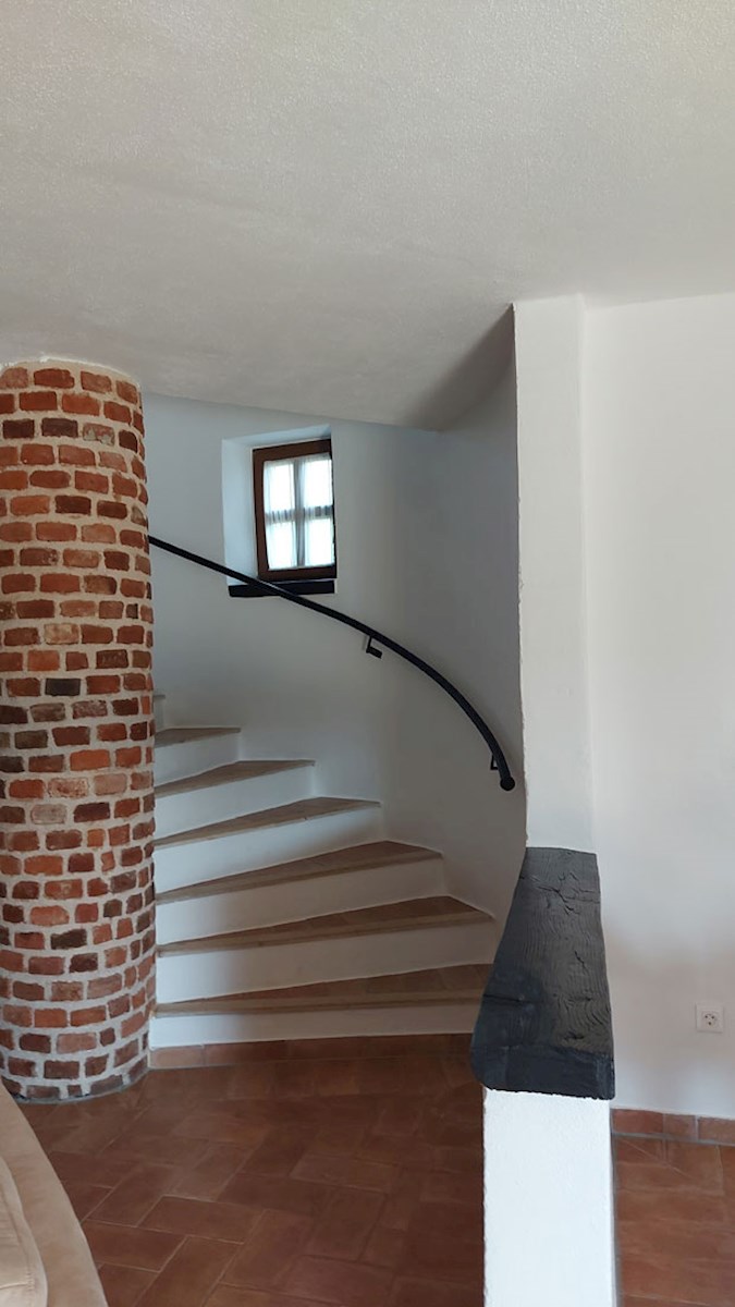 KOP-755, Villa in Pietra con Piscina nei Dintorni di Poreč