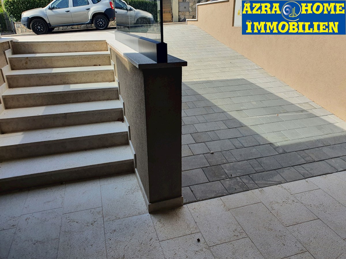 NSOP - 230, POREČ, PENTHOUSE, 236 m2 di Lusso Vicino al Centro Città e al Mare