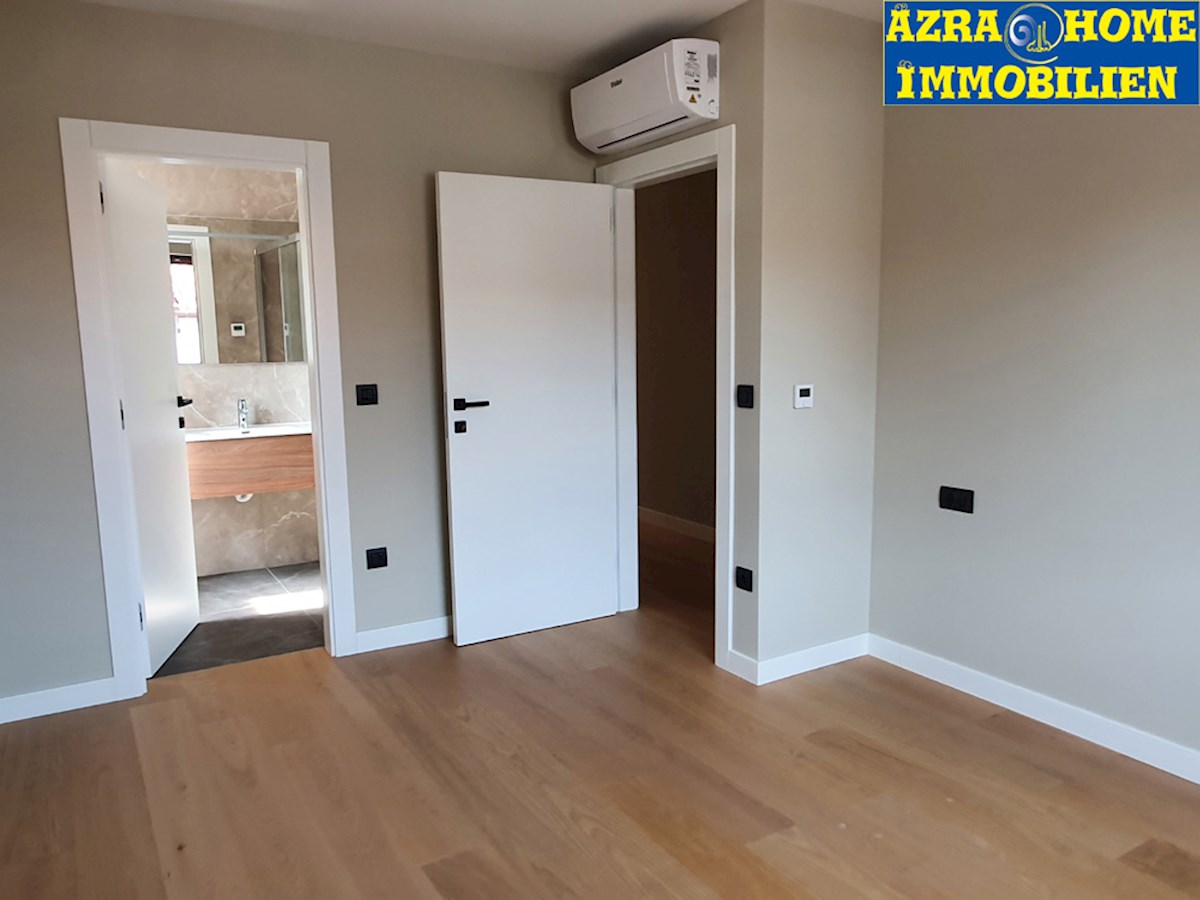 NSOP - 230, POREČ, PENTHOUSE, 236 m2 di Lusso Vicino al Centro Città e al Mare