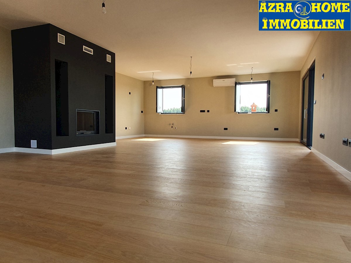 NSOP - 230, POREČ, PENTHOUSE, 236 m2 di Lusso Vicino al Centro Città e al Mare