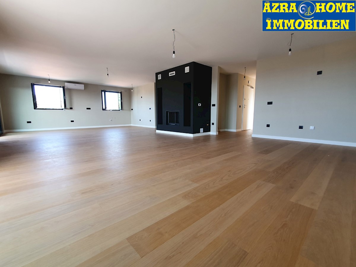 NSOP - 230, POREČ, PENTHOUSE, 236 m2 di Lusso Vicino al Centro Città e al Mare