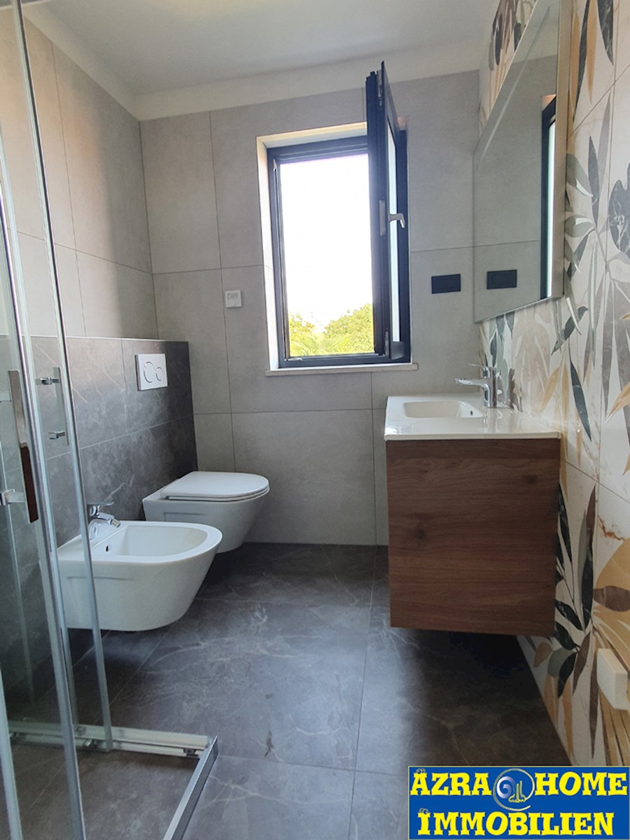 NSOP - 230, POREČ, PENTHOUSE, 236 m2 di Lusso Vicino al Centro Città e al Mare